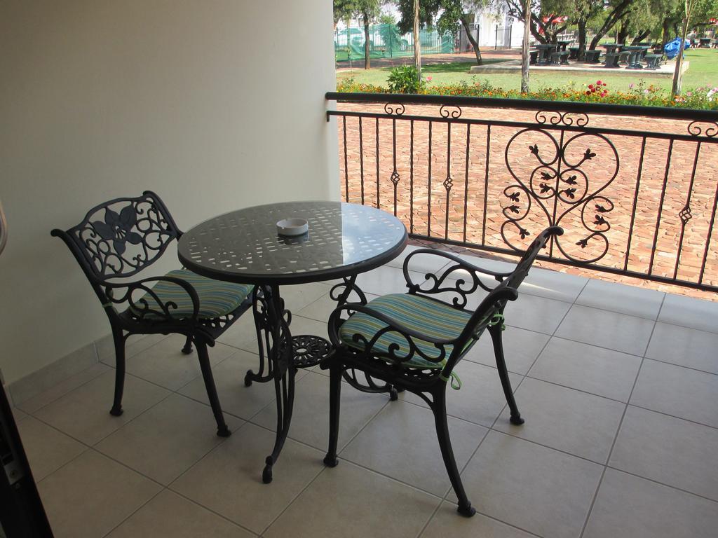 Casa Bianca Guest Lodge Hartbeespoort Buitenkant foto
