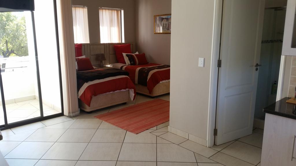 Casa Bianca Guest Lodge Hartbeespoort Kamer foto
